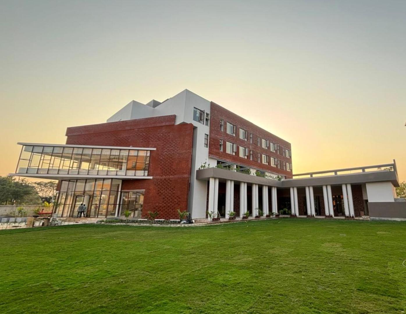 The Pearl Club Resort Shānti Niketan エクステリア 写真